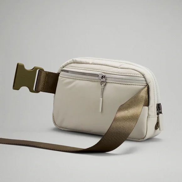 Lululemon team Canada limited edition everywhere quilted belt bag sage unisex - Picture 4 of 9